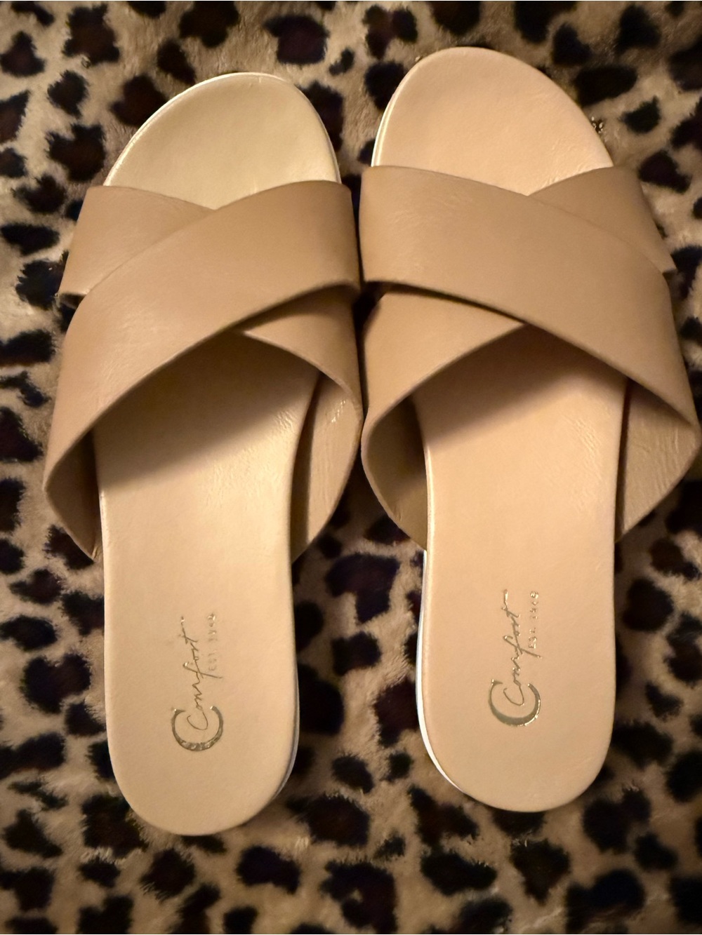 NWT Cato’s size 9 tan slip-on sandals/slides